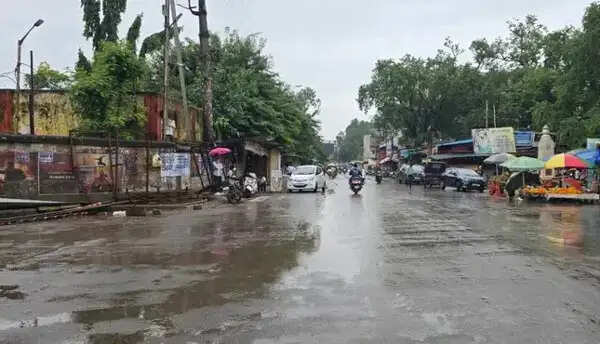 निगम ने गोल बाजार चौक में अस्थायी दुकानों पर रोक की तैयारी, व्यापारियाें ने जताया विराेध
