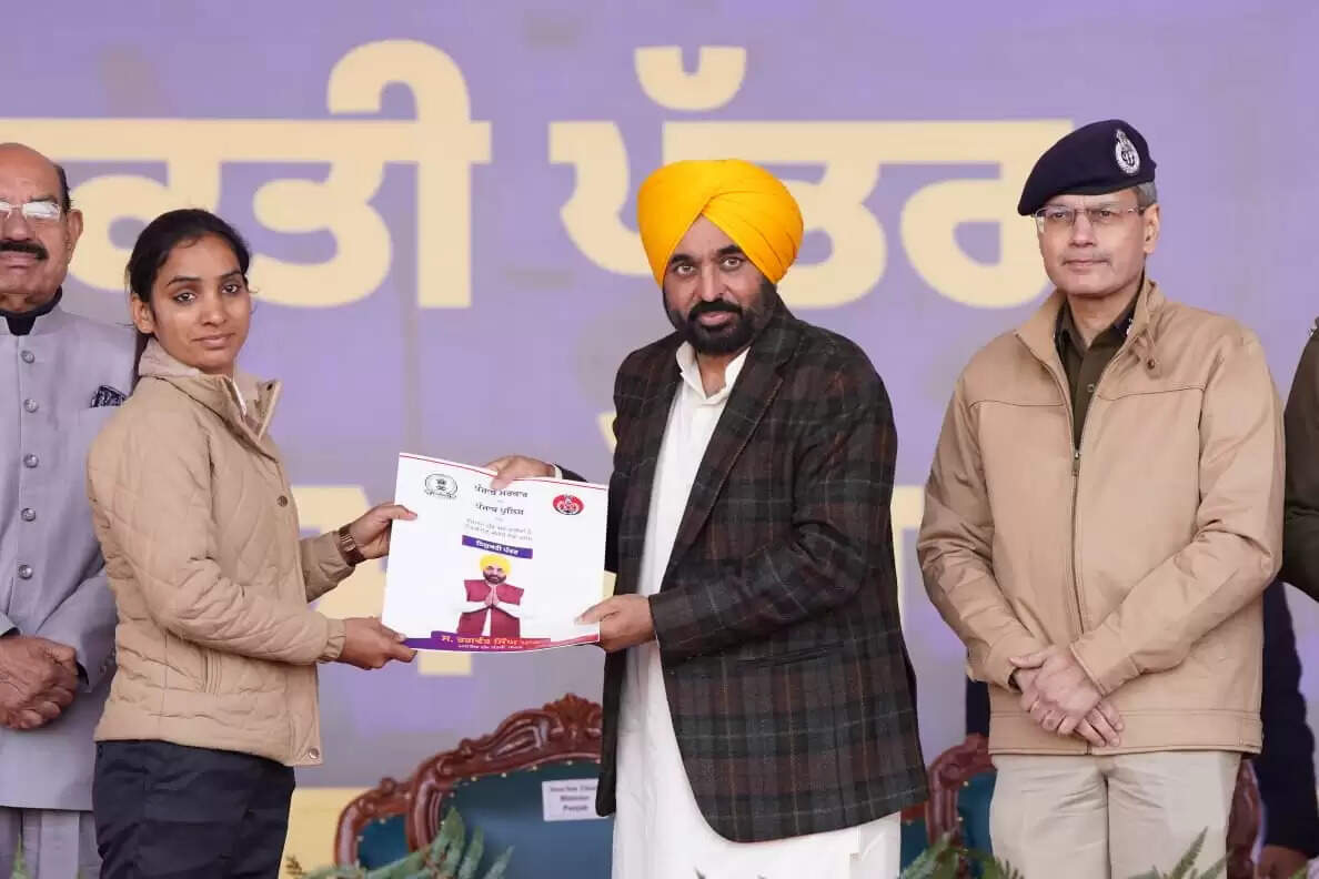 पंजाब&nbsp;सरकार&nbsp;ने&nbsp;राेजाना&nbsp;औसतन&nbsp;45&nbsp;युवाओं&nbsp;काे&nbsp;दिया&nbsp;राेजगार : भगवंत&nbsp;मान