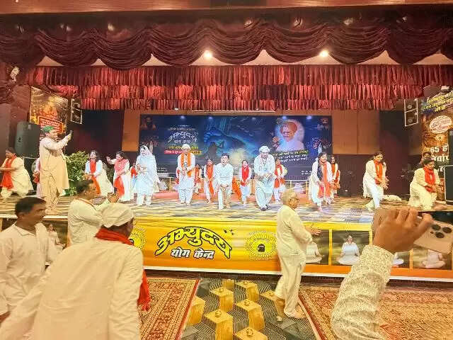 शिव शांति आश्रम में 15 वें वार्षिक योग महोत्सव की शुरूआत