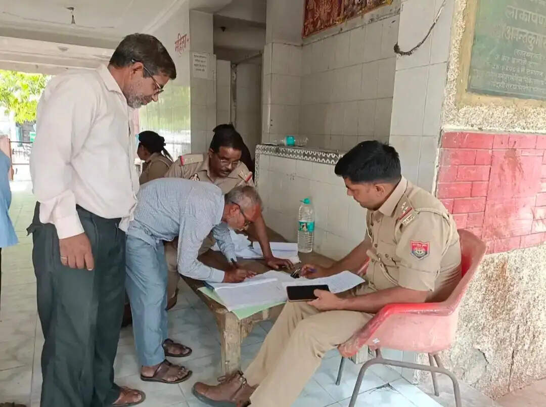 मां की मौत का सदमा बर्दाश्त न कर सकी महिला ने फांसी लगा दी जान