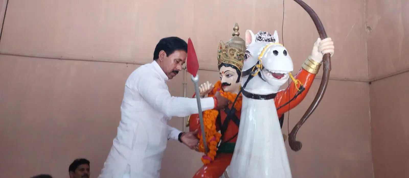 सपा सरकार में गाजी की दरगाह को सजाया जाता था, अब सुहेलदेव को : श्रम मंत्री अनिल राजभर