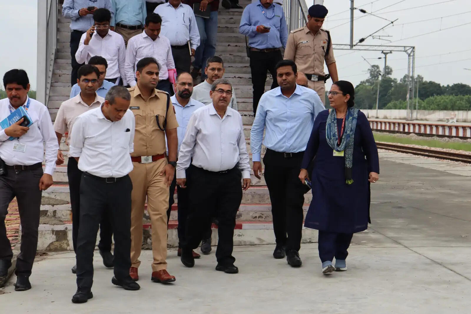 उत्तर रेलवे के महाप्रबंधक ने की कांवड़ मेला एवं अर्धकुंभ की तैयारियों की समीक्षा