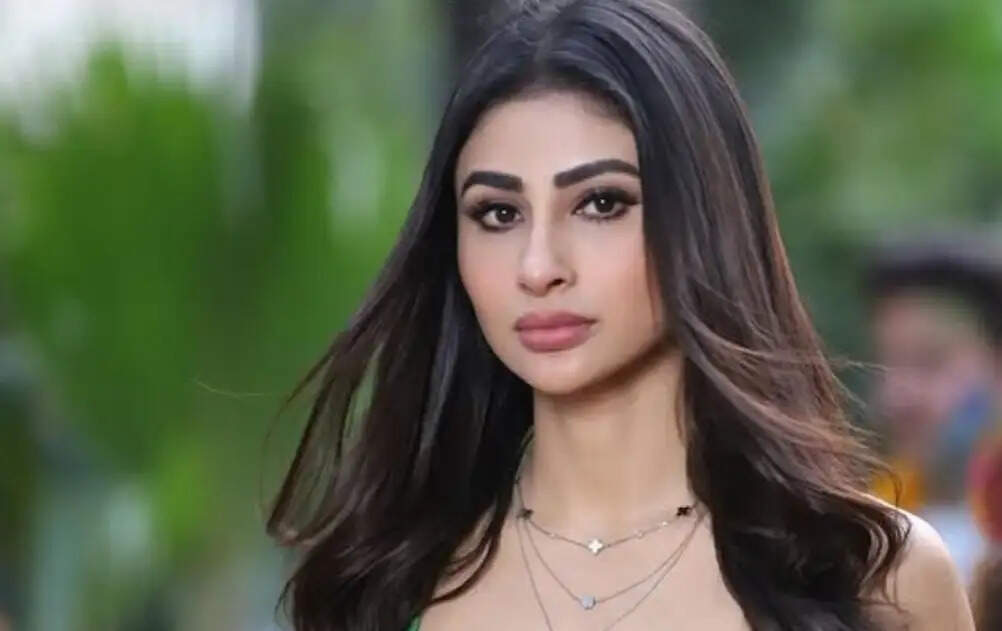 मौनी रॉय ने दी अफवाहों पर सफाई