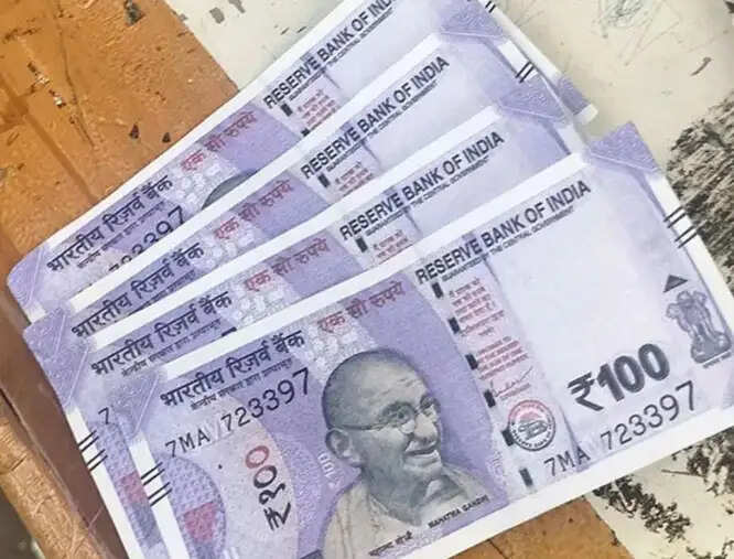 नकली नोटों की आशंका में जब्त किये गए सौ -सौ के नोट जांच में निकले असली