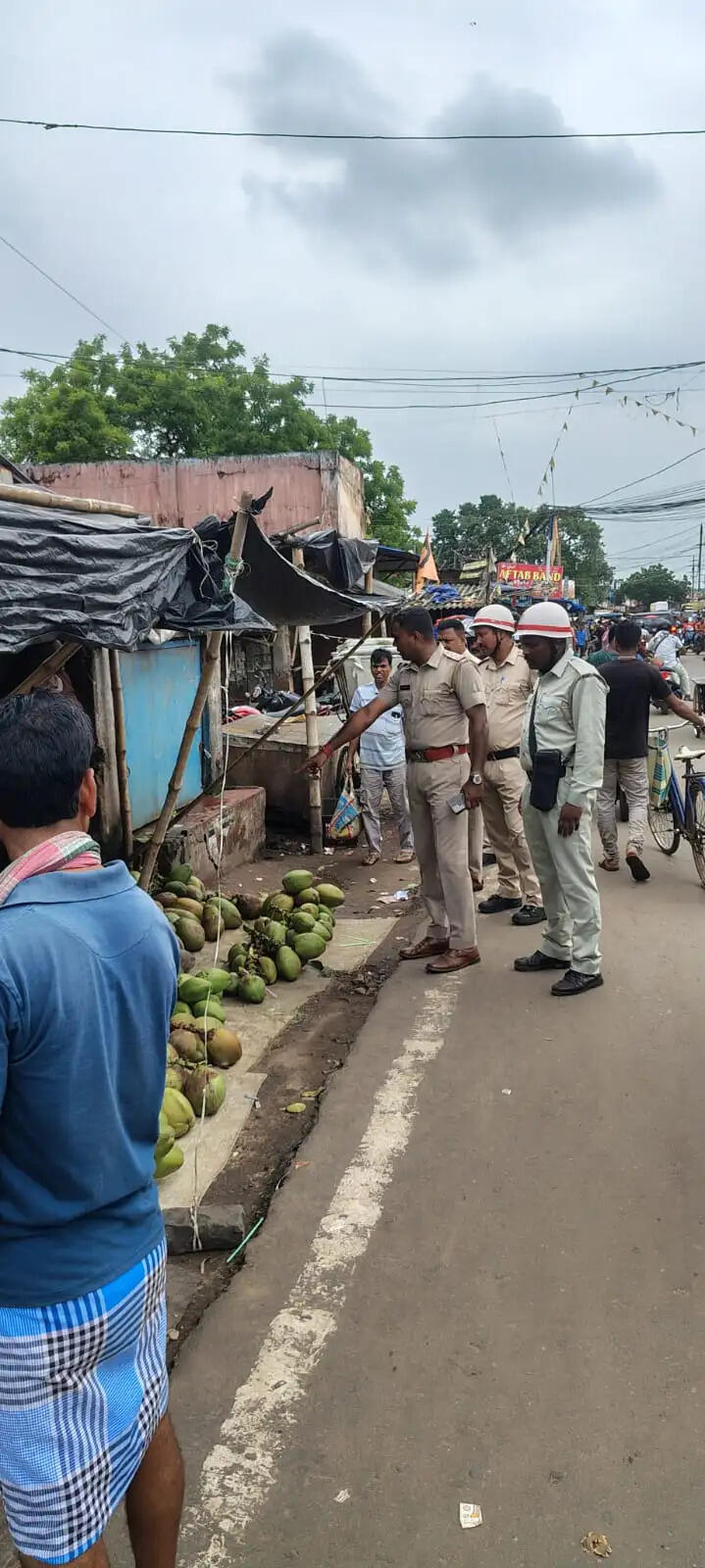 खड़गपुर में यातायात सुधार को अवैध पार्किंग पर चला विशेष अभियान