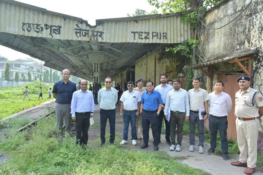 पूसीरे के जीएम ने रंगापाड़ा नॉर्थ, डेकारगांव और तेजपुर का किया निरीक्षण