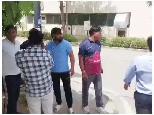 फरीदाबाद में संदिग्ध हालात में मां-बेटे की मौत, ससुराल पक्ष पर आरोप