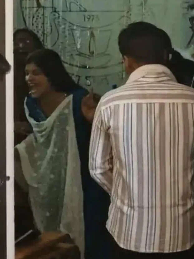 बुवि के अर्थशास्त्र विभाग की प्रोफेसर के डेन्टिस्ट पति ने की आत्महत्या