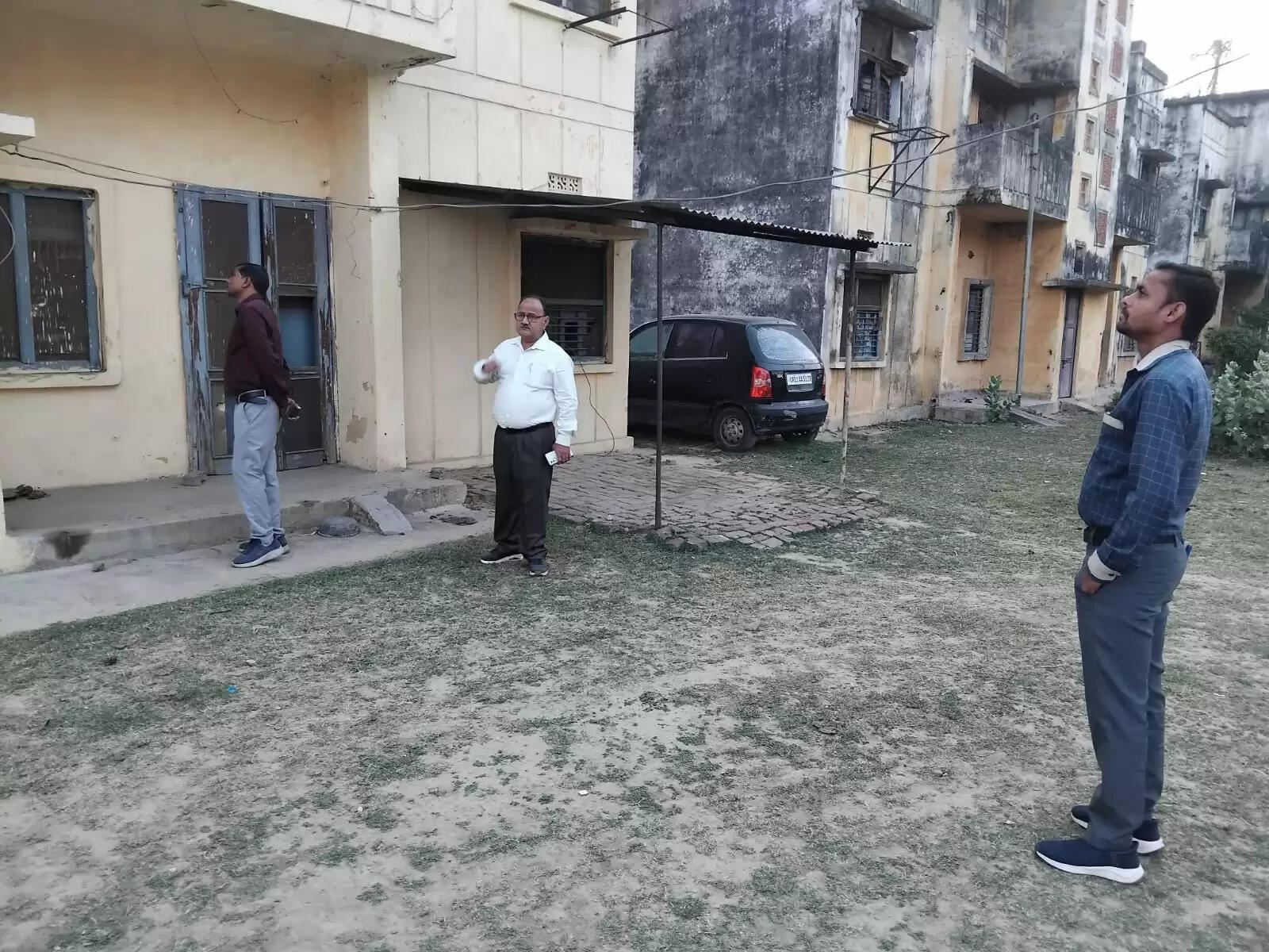 सीबीगंज की आईटीआर कॉलोनी में बिजली चोरी पकड़ी, 12 पर रिपोर्ट दर्ज