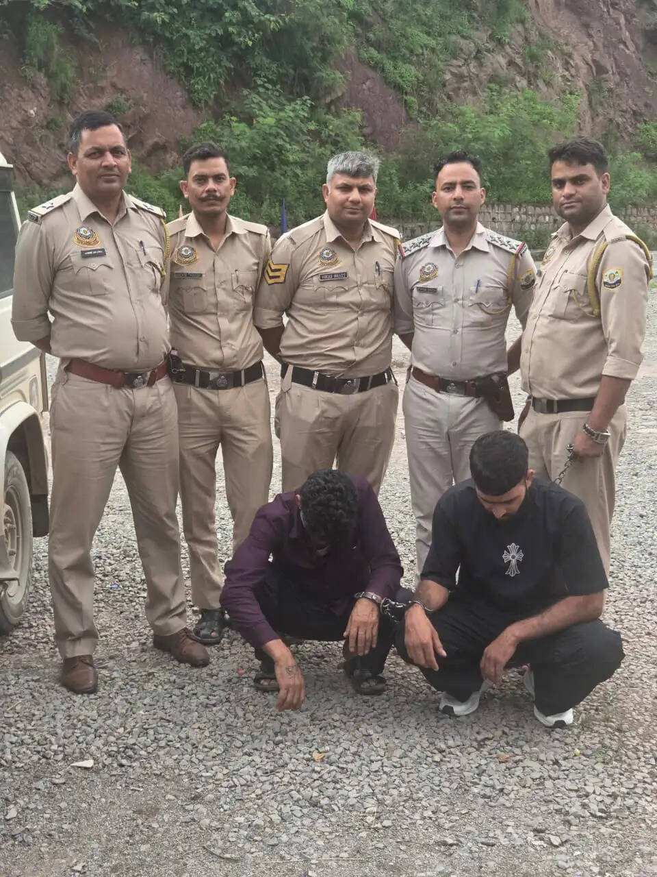 गगल के शराब ठेके में हुई चोरी के मामले में जम्मू से दो आरोपी गिरफ्तार, 35 हजार भी बरामद