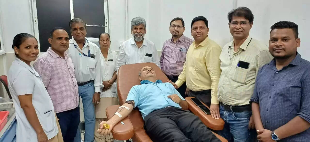 ठाणे ने रक्तदान में इतिहास रचा, 130 शिविरों में 5211 बैग जमा