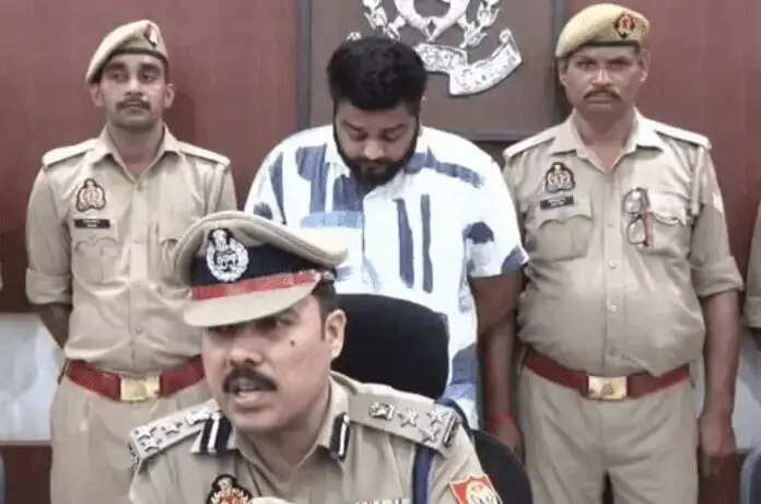 250 करोड़ के साइबर फ्रॉड में 25 हजार का इनामी स्क्रैप कारोबारी गिरफ्तार