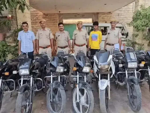 शातिर चोर गिरफ्तार, सात बाइक बरामद