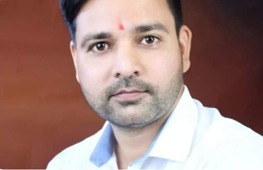 भीषण गर्मी के मद्देनजर कांग्रेस नेता ने स्कूल बंद करने कलेक्टर को सौंपा ज्ञापन