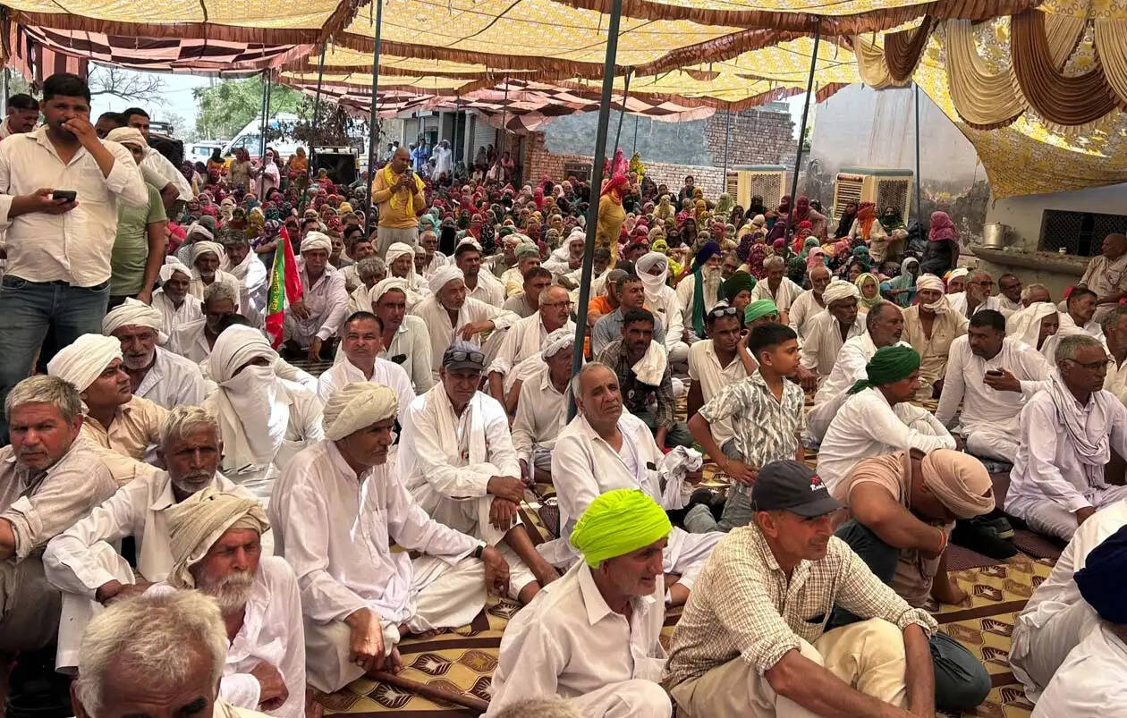 हांसी :चानौत वासियों ने सीएम के प्रस्तावों को नकारा, 28 को बुलाई महा पंचायत