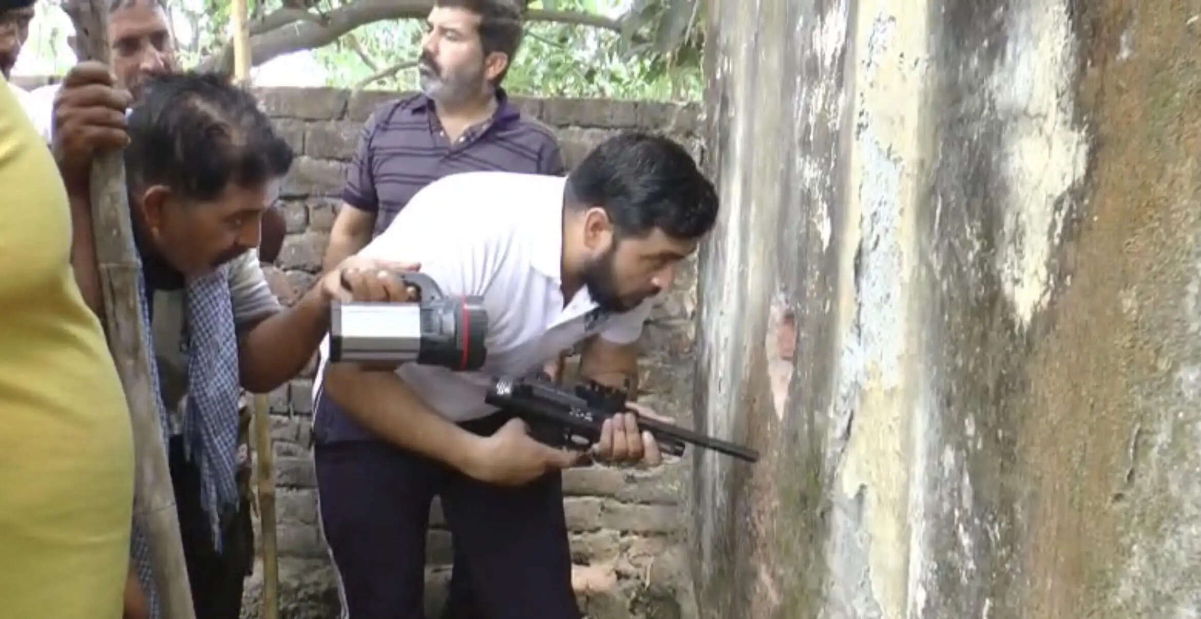 लंबरदार के घर में घुसा तेंदुआ, मचा हड़कंप, कड़ी मशक्कत के बाद रेस्क्यू