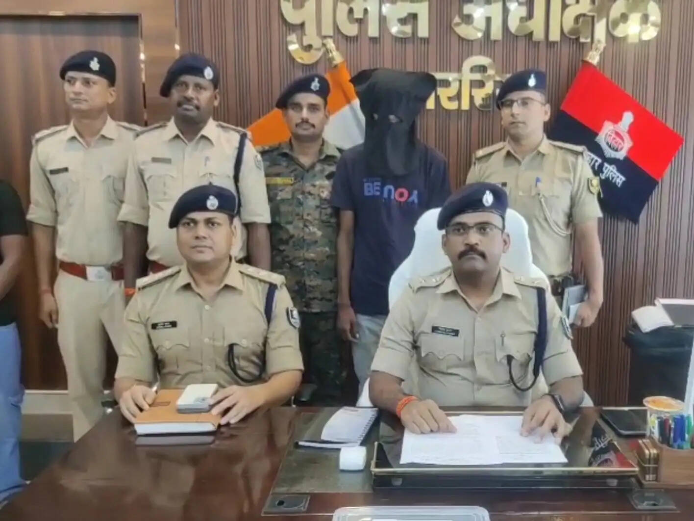 भारी मात्रा में प्रतिबंधित कोडीन युक्त कफ सिरप के साथ स्कॉर्पियो सवार एक तस्कर गिरफ्तार