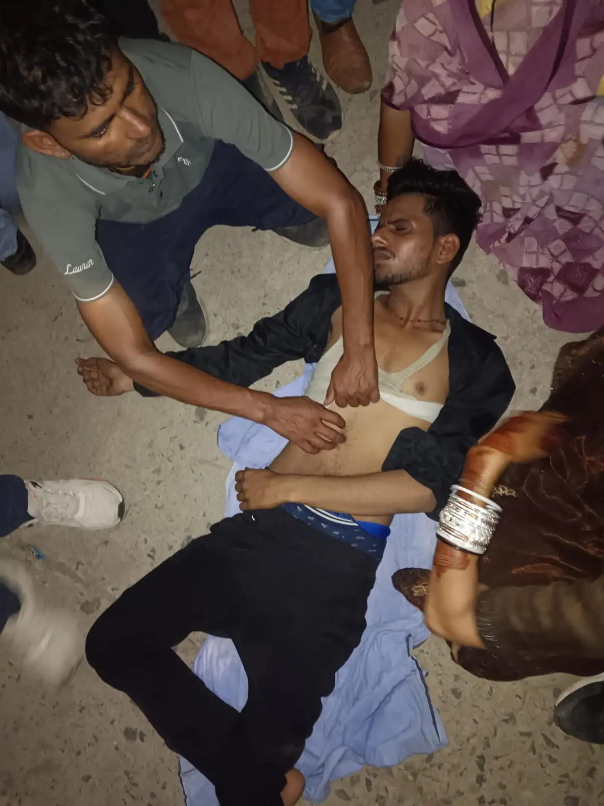 शादी समारोह में मारपीट और फायरिंग से मचा हड़कंप, युवक गंभीर घायल; चार आरोपियों पर मुकदमा दर्ज
