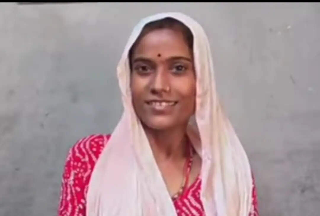 75 साल के बुजुर्ग को 30 वर्षीय इंस्टाग्राम ब्लॉगर से हुआ प्यार, जल्द लेंगे सात फेरे