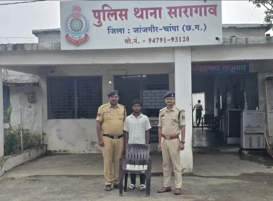हाईवे पर लूट करने वाले फरार आरोपित को सारागांव पुलिस ने किया गिरफ्तार, लूट की रकम बरामद