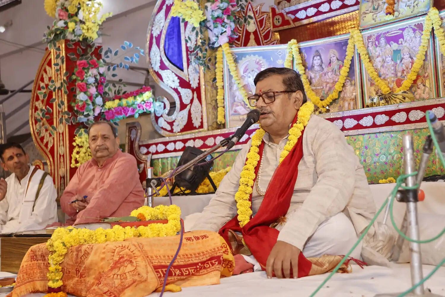 श्रीराम मर्यादा और करुणा के सागर हैं, भरत जैसा भाई दुनिया में नहीं : प्रहलाद मिश्र