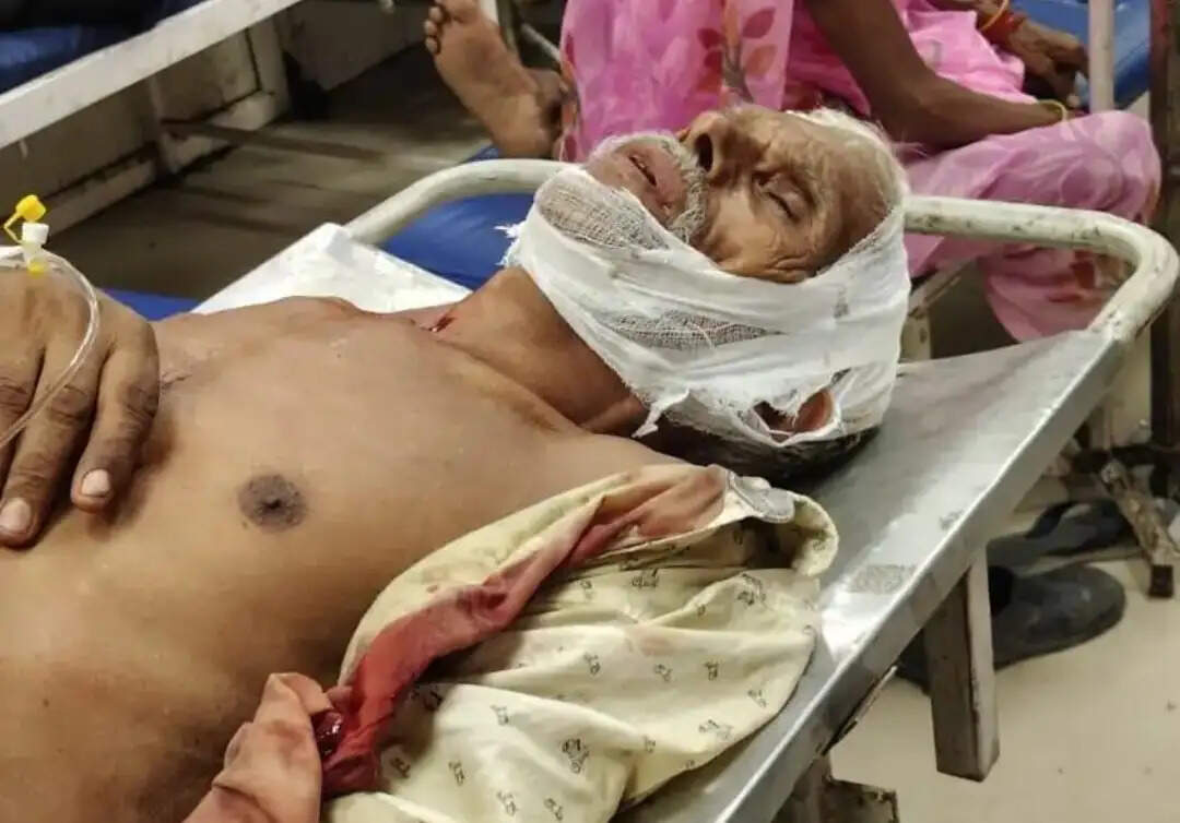 हाथरस में दो सगे भाइयों पर ताबडतोड़ फायरिंग, घायलों का अस्पताल में चल रहा उपचार