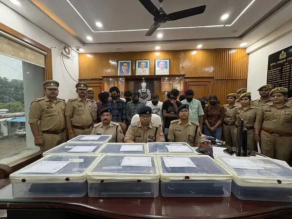 लखनऊ में अमेरिकी नागरिकों से साइबर फ्रॉड करने वाले गिरोह का खुलासा, 16 गिरफ्तार