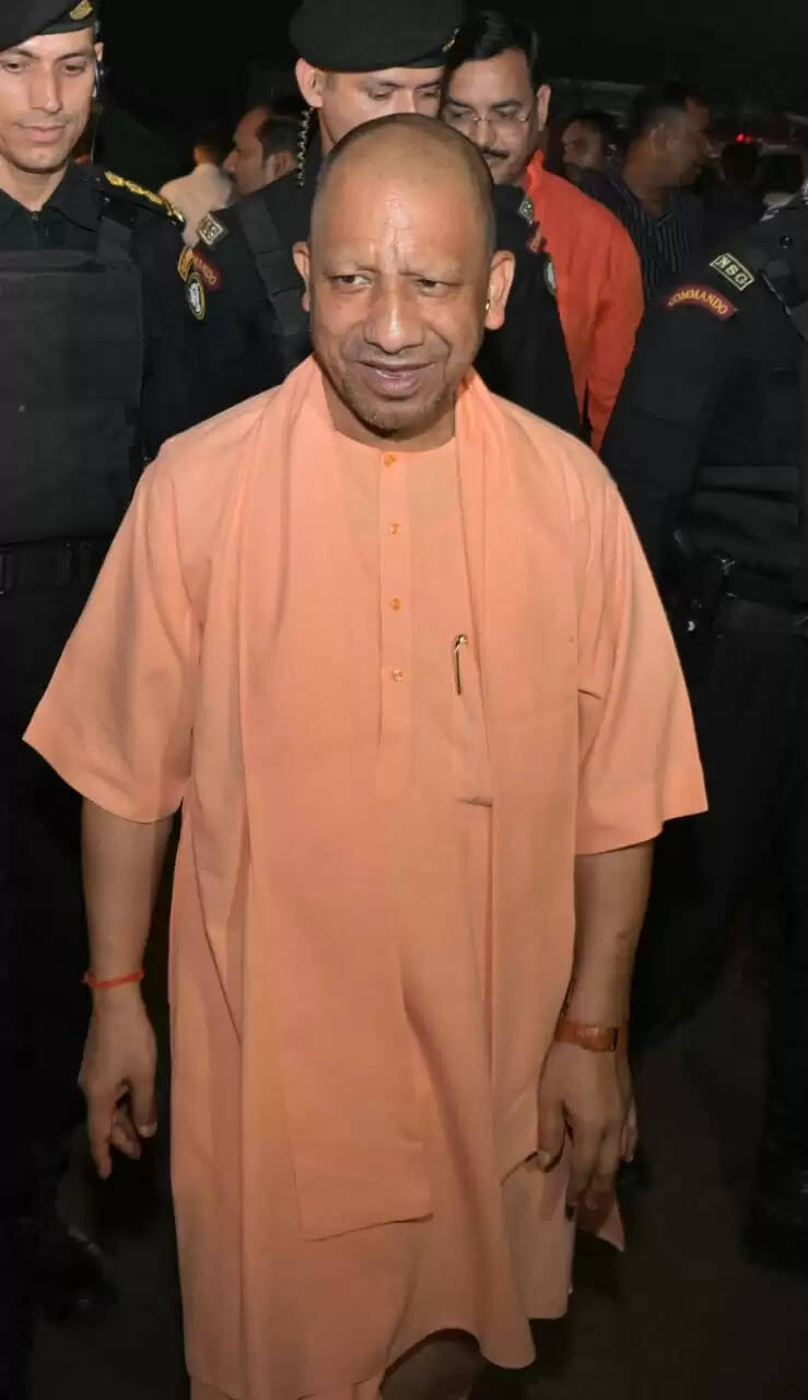 सड़क चौड़ीकरण में रखें जनसुविधा का पूरा ध्यान : मुख्यमंत्री