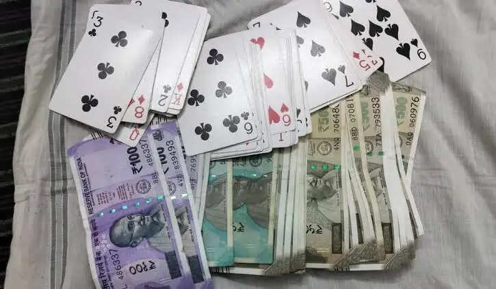 अशोकनगर: दीपावली से पहले जुए पर वार, 7 पकड़े; 1.45 लाख जब्त