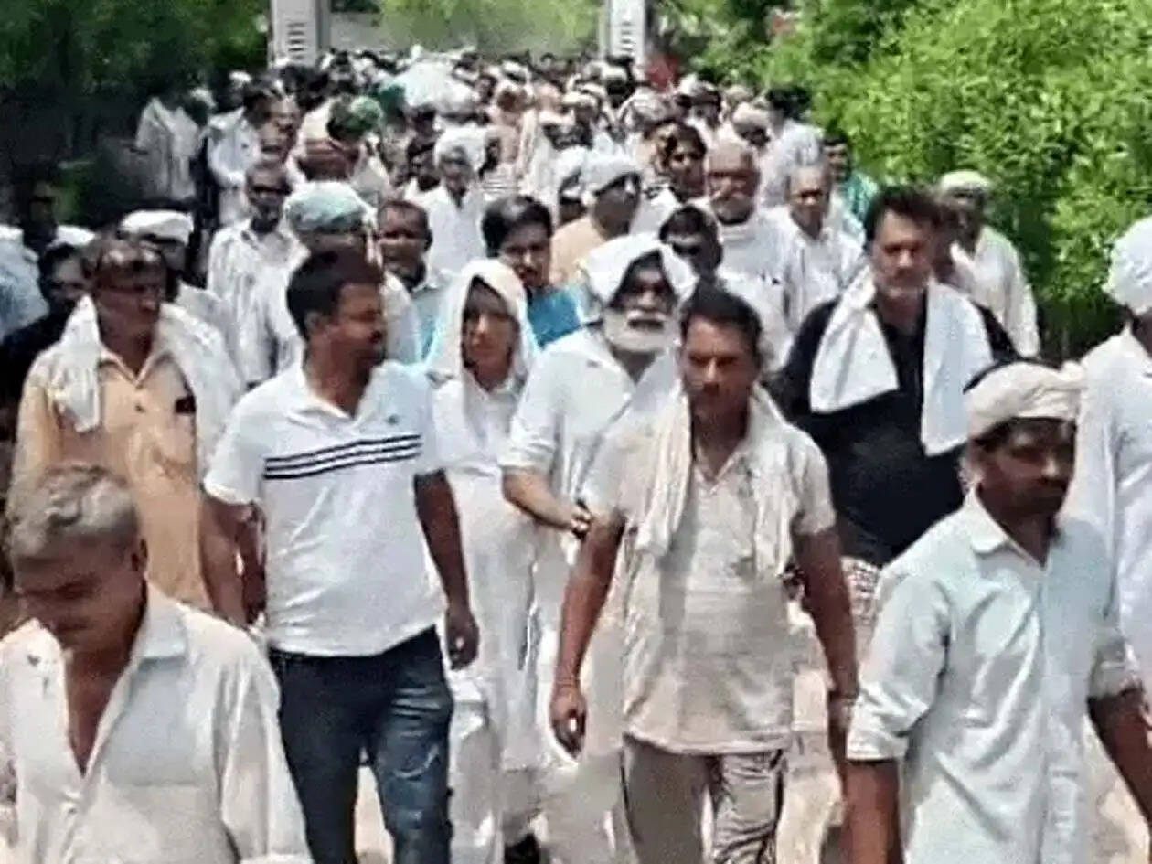 हिसार : 15 दिन बाद हुआ जीवन कुंडू का अंतिम संस्कार, 11 वर्षीय बेटे ने दी मुखाग्नि