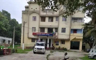 तेज आवाज के साथ हुए धमाके में पक्का घर का कमरा हुआ क्षतिग्रस्त, बम बनाने के दौरान विस्फोट की आशंका