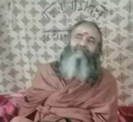 बांग्लादेश में हिन्दुओं के साथ अत्याचार के खिलाफ आवाज उठाए मोदी सरकार : सुमेरु पीठाधीश्वर सरस्वती