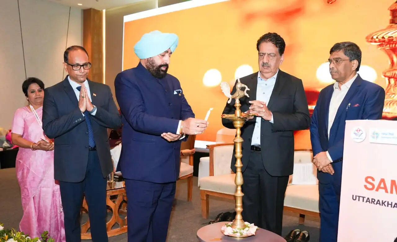 राज्यपाल ने “शिक्षा पर एआई के प्रभाव” संवाद कार्यक्रम का किया शुभारंभ