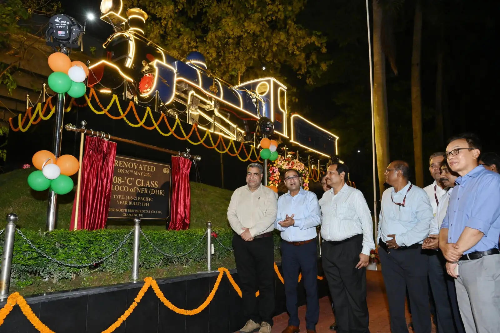 पूसीरे ने डीएचआर के शताब्दी वर्ष पुराने स्टीम इंजन 808 सी का नवीनीकरण किया