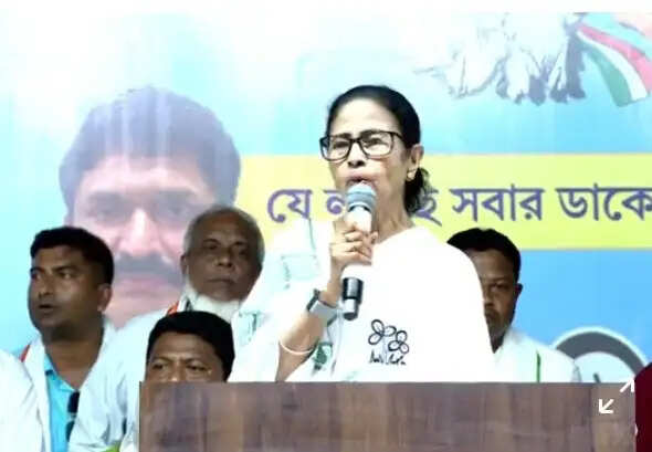 प्रशासन में ऐसा विभाजन पहले कभी नहीं देखा- मुख्यमंत्री ममता बनर्जी