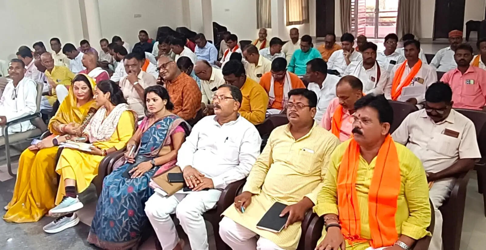 बूथ जीतो, चुनाव जीतो' के मंत्र पर जुटें कार्यकर्ता,विपक्ष के भ्रम का दें जवाब : गिरीश चंद्र यादव