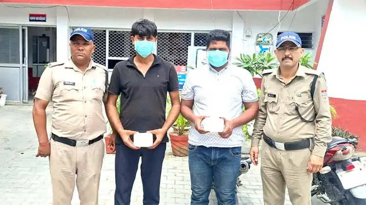 एटीएम बदलकर करते थे ठगी, दो आरोपित गिरफ्तार