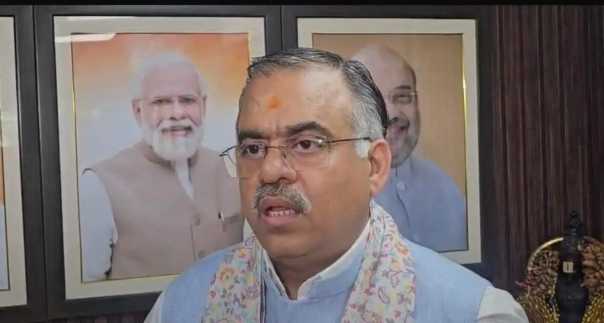 पाठ्यक्रम में सिख गुरुओं के इतिहास को शामिल करने का फैसला स्वागतयोग्यः तरुण चुग