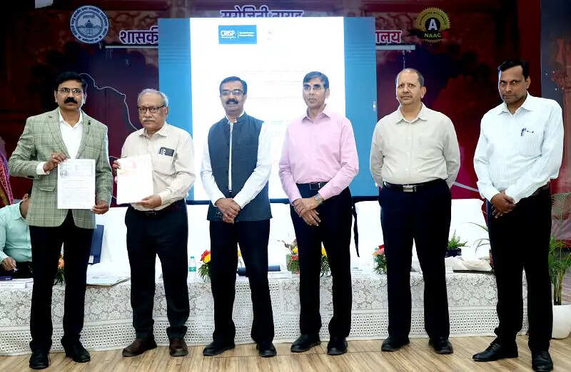 मप्रः अप्रेंटिसशिप एम्बेडेड डिग्री प्रोग्राम को बढ़ावा देने के लिए 8 विश्वविद्यालयों एवं 85 महाविद्यालयों ने बोट के साथ किया एमओयू