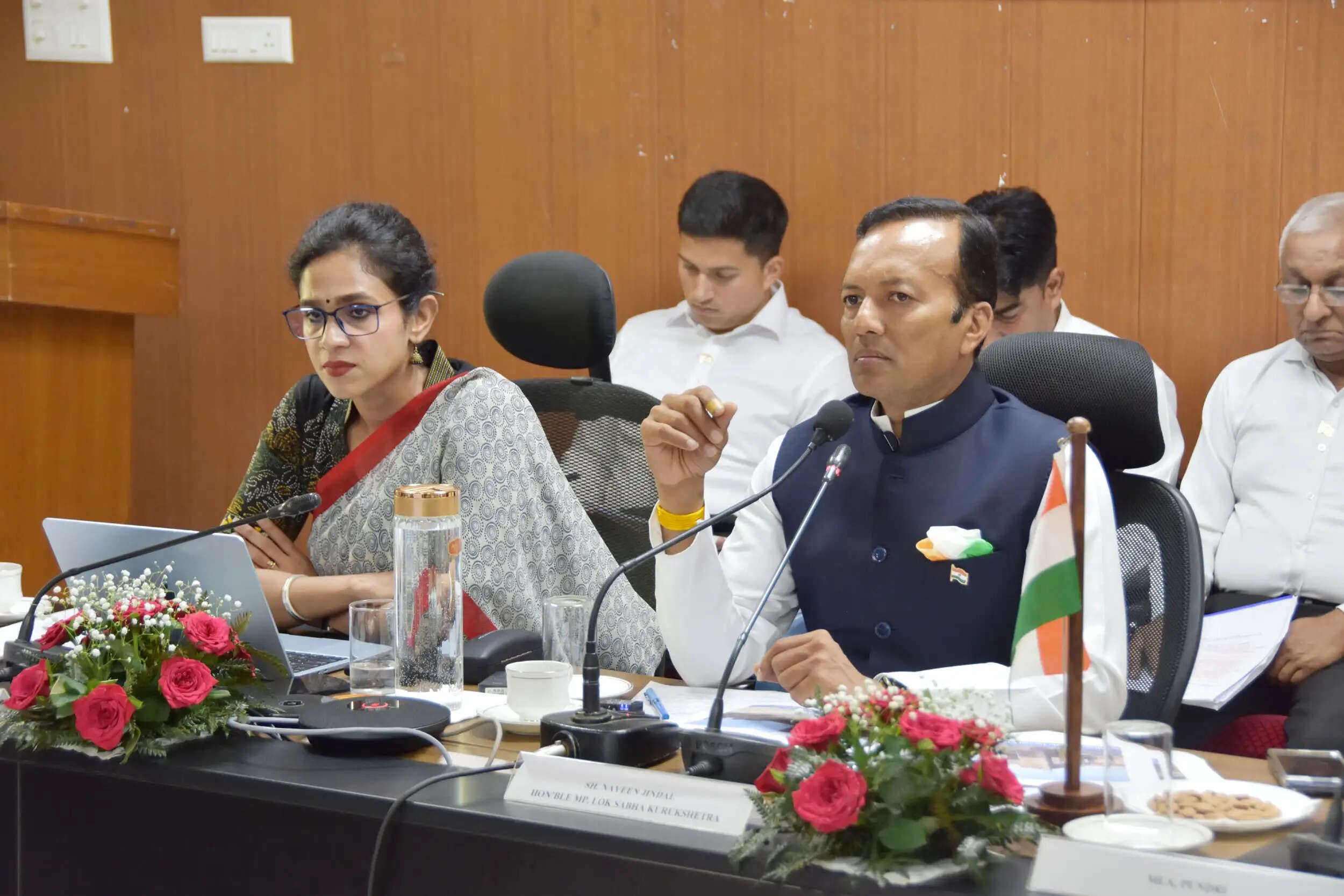 कैथल: सांसद नवीन जिंदल की अफसरों को चेतावनी, काम समय पर व गुणवत्ता से पूरा करें