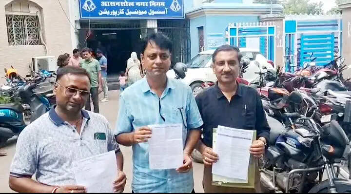 आसनसोल नगर निगम में इस्तीफों से सियासी भूचाल : तीन पार्षदों ने छोड़ा पद