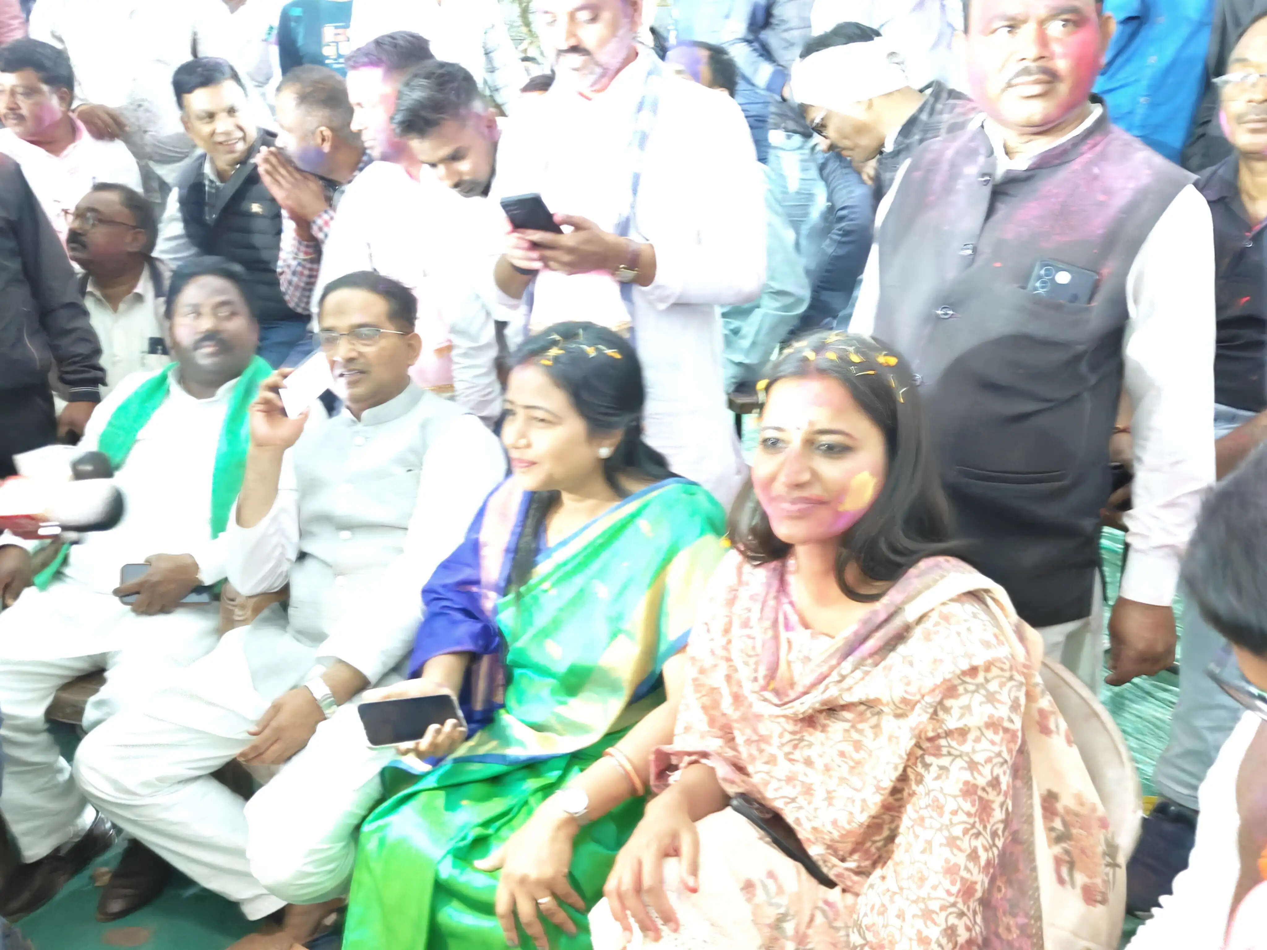 रामगढ नगर परिषद अध्यक्ष पद पर कांग्रेस समर्थित कुसुमलता ने मारी बाजी