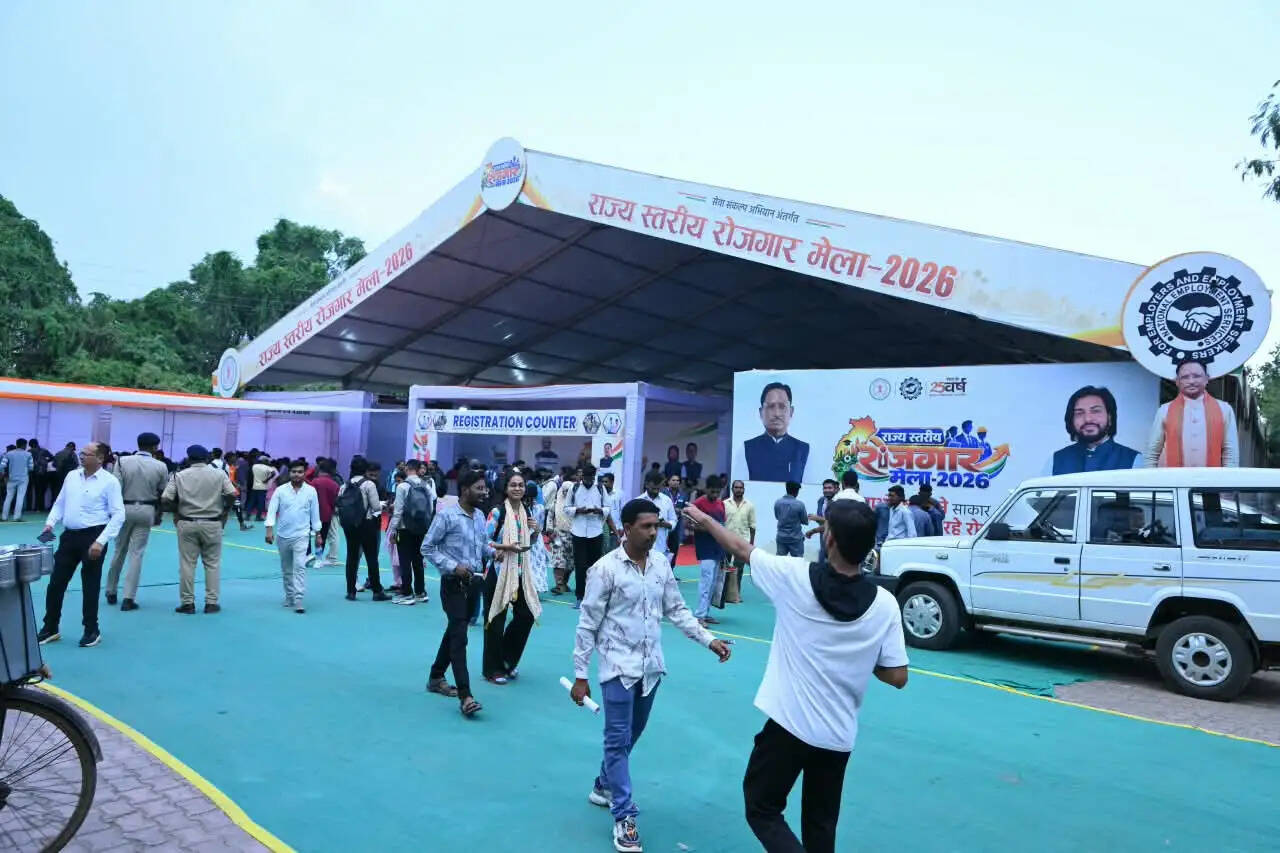 छग : राज्यस्तरीय रोजगार मेले के पहले दिन पांच हजार से अधिक प्रतिभागियों ने कराया पंजीयन