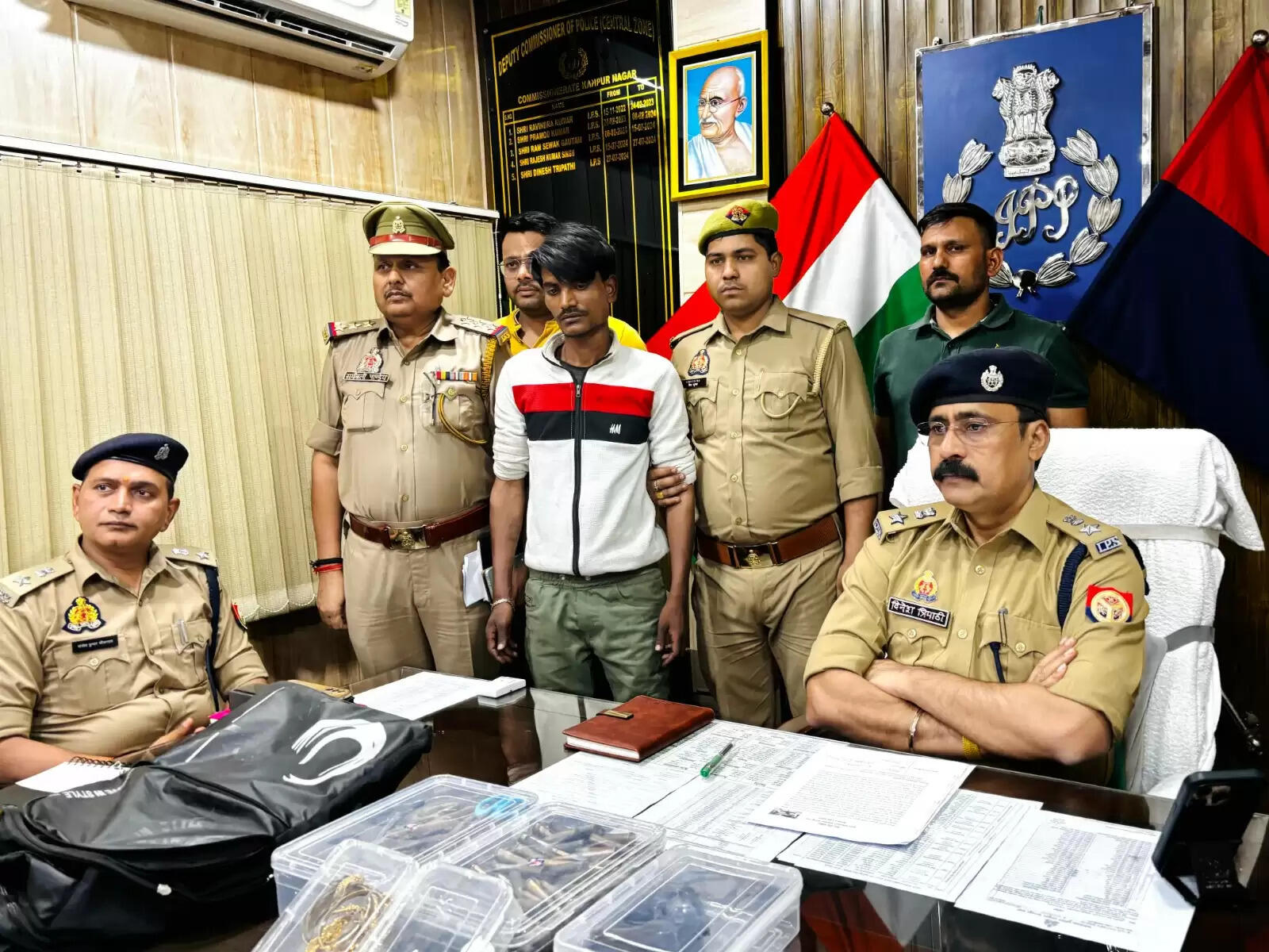 जच्चा बच्चा अस्पताल में पकड़ा गया संदिग्ध निकला शातिर चोर, चोरी का सामान देख उड़े सभी के होश