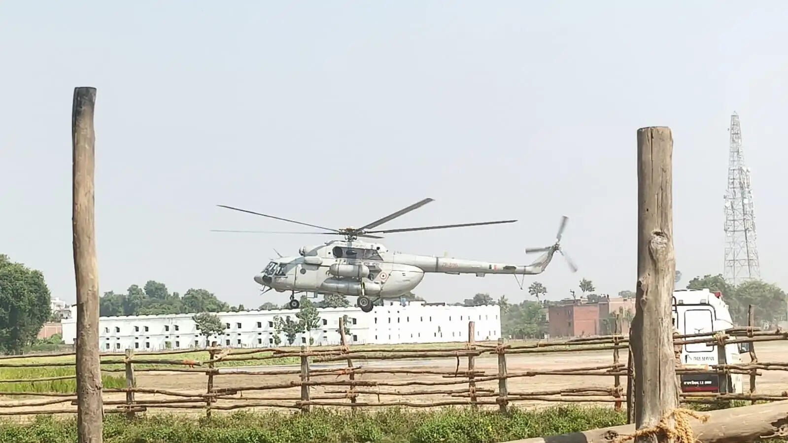 प्रधानमंत्री मोदी के वाराणसी दौरे को लेकर सुरक्षा व्यवस्था चाक-चौबंद, हेलीकॉप्टर का टच एंड गो रिहर्सल