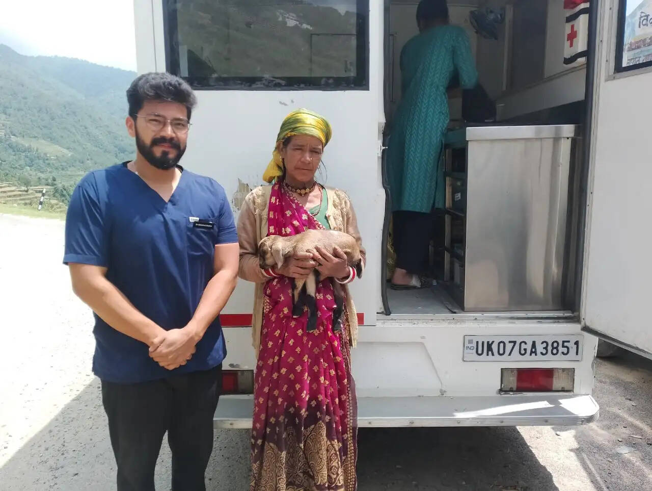 पशुपालकों को मिल रहा मोबाइल वेटेरिनरी यूनिट का लाभ