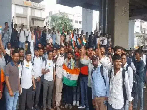 भोपाल&nbsp;में&nbsp;लोकल यूथ सर्वेयरों ने घेरा भू-संसाधन आयुक्त कार्यालय,&nbsp;आईडी चालू करने और रोटेशन बंद करने पर बनी सहमति