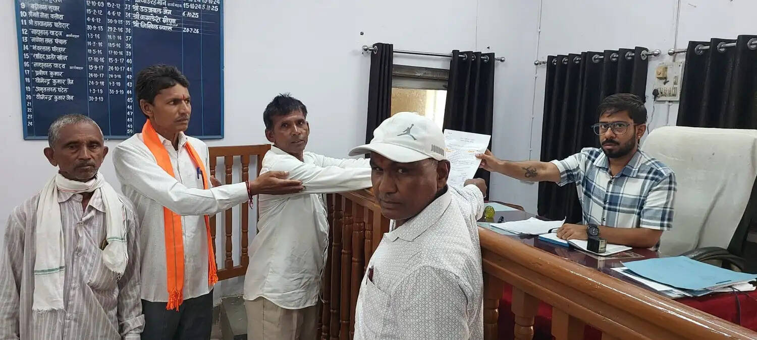 रेटा विद्यालय में इकलौते शिक्षक की प्रतिनियुक्ति निरस्त करने की मांग