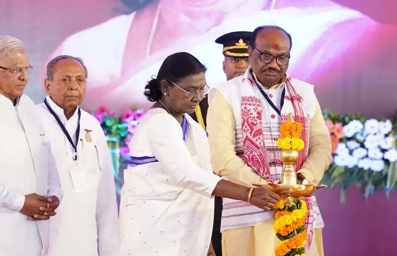 (अपडेट)विकास और संस्कृति का संतुलन ही सशक्त व समृद्ध समाज की आधारशिला : द्रौपदी मुर्मु