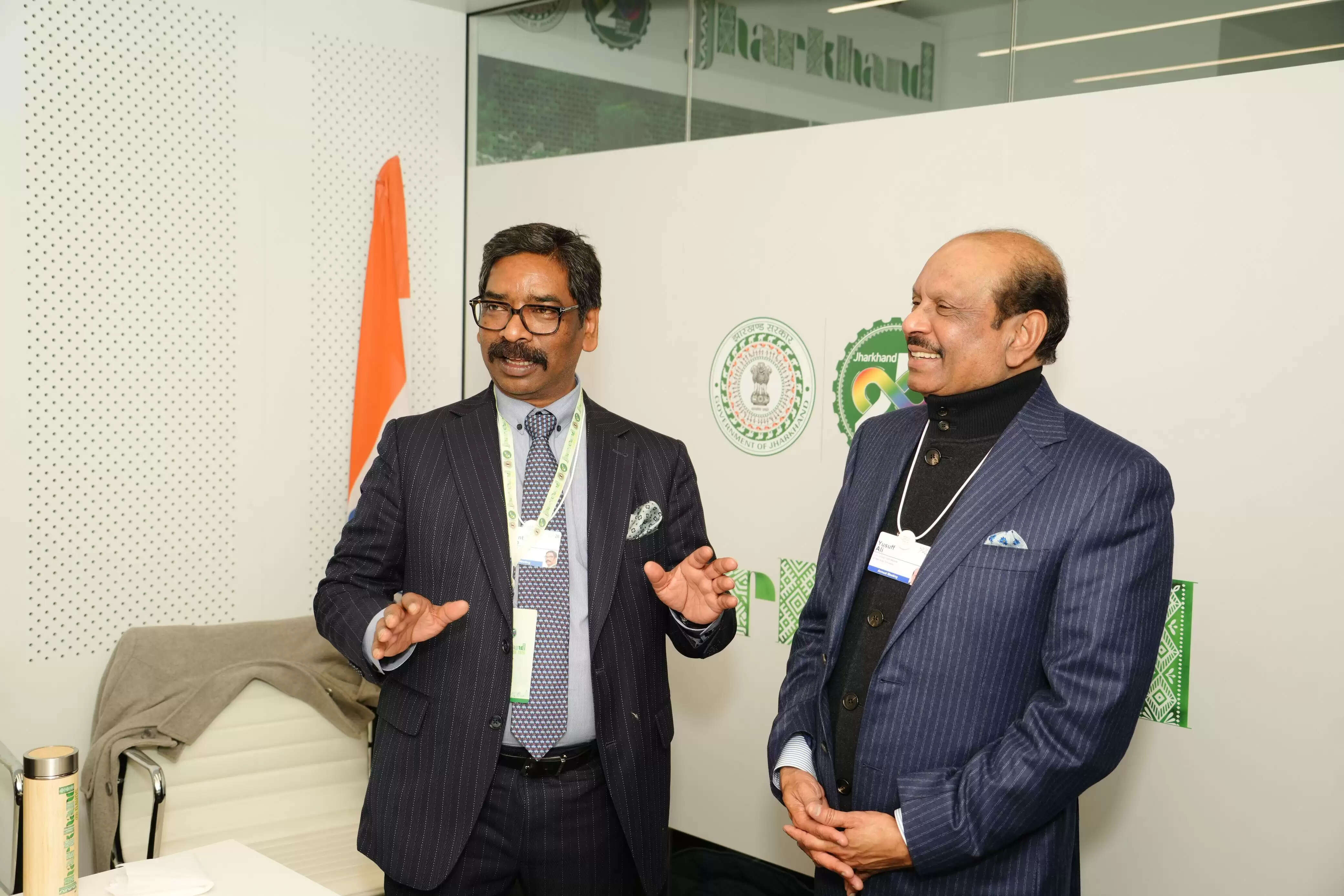 दावोस में मुख्यमंत्री हेमन्त सोरेन से ग्लोबल रिटेल आउटलेट कंपनी लूलू ग्रुप के फाउंडर ने की मुलाकात